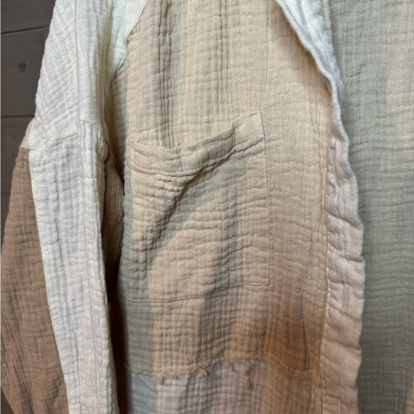 Cream and Tan Button-Up Shirt - Picture 3 of 5